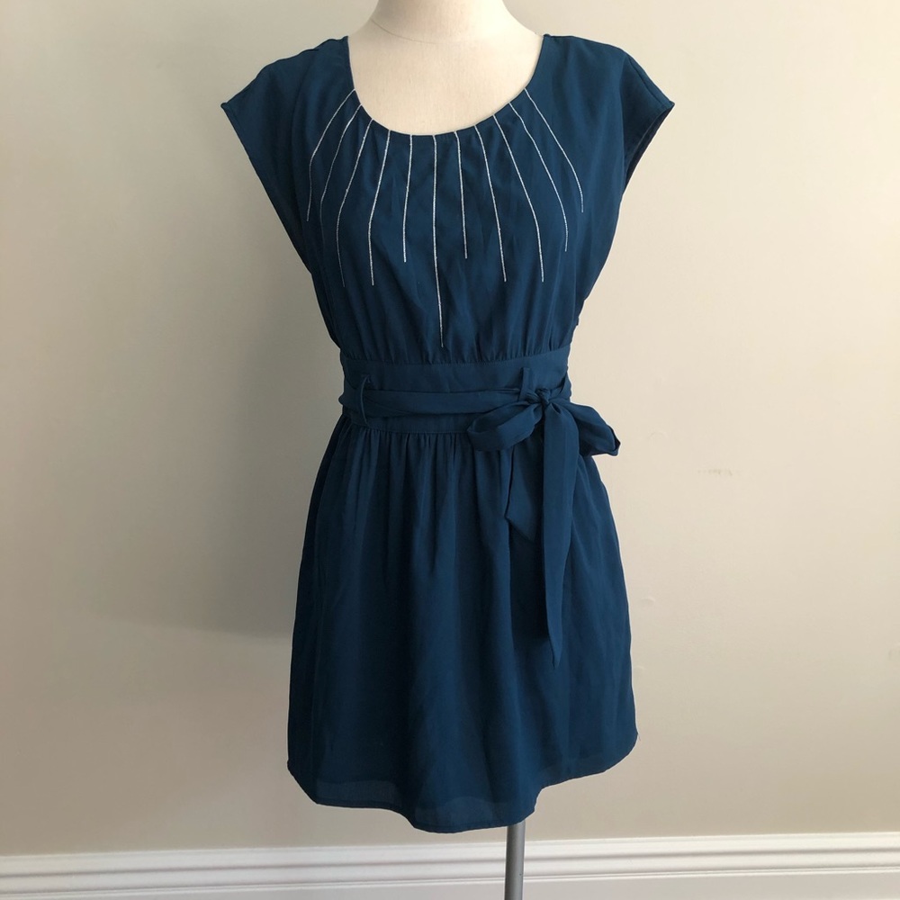 Navy dress with twisted key hole back!